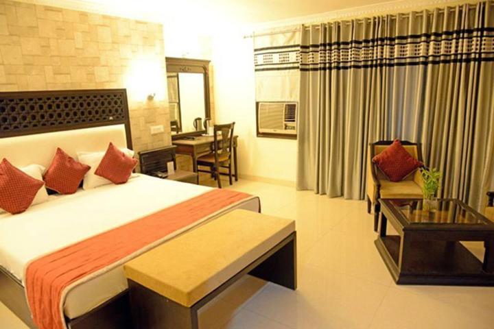 Hotel City Heart Residency Chandigarh Bagian luar foto
