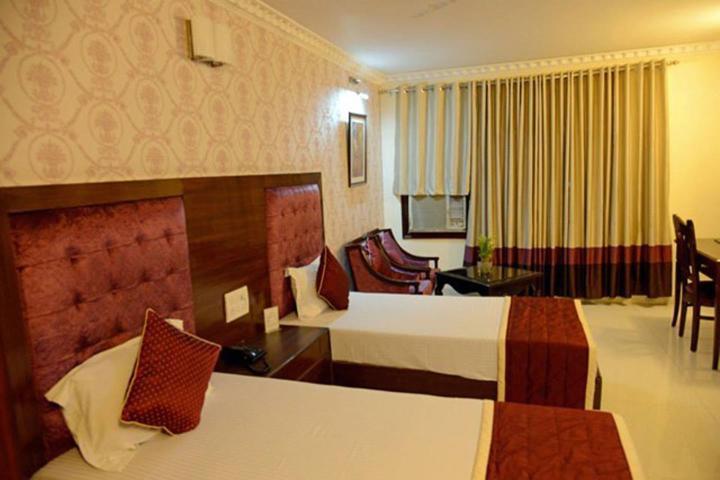 Hotel City Heart Residency Chandigarh Bagian luar foto