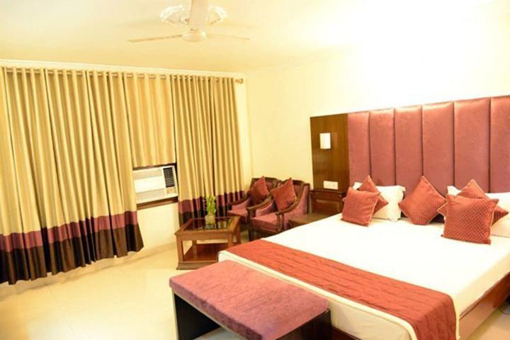 Hotel City Heart Residency Chandigarh Bagian luar foto